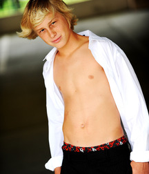 Boy and twink models 53 5e07e1cd127a5.jpg