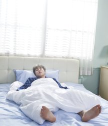 Asian boy feet 5e0823a45fd82.jpg