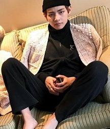 Asian boy feet 5e0823af15ef7.jpg