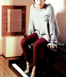 Asian boy feet 5e0823cb93ecb.jpg