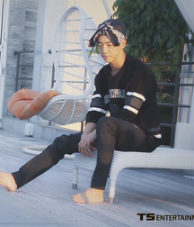 Asian boy feet 5e0823fc36bd4.png