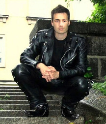Guys lovin leather boots and bikergear 5f527785ec43c.jpg
