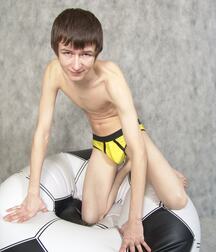Cute boys and amazing models 5f555923bcf3b.jpg