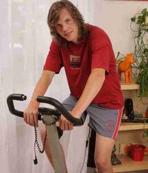 Longhair beauty in gym 5f5c06312cd2b.jpg