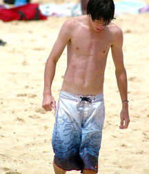 Eyeandies at beach 5f5d625e3b35f.jpg