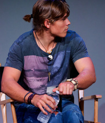 Australian actor: Brenton Thwaites 5f5e466fbfb05.jpg