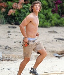 Australian actor: Brenton Thwaites 5f5e467a9a450.jpg