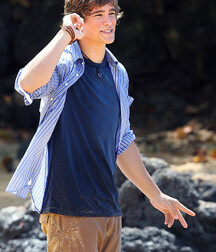 Australian actor: Brenton Thwaites 5f5e467e41833.jpg