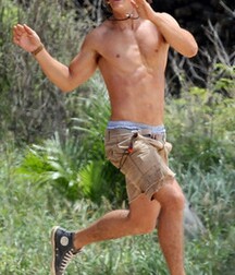 Australian actor: Brenton Thwaites 5f5e46e8a4e8d.jpg