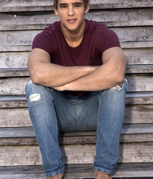 Australian actor: Brenton Thwaites 5f5e46f0c9752.jpg