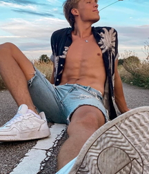 Amazing twinks in the sun 5f60d08892ef9.jpg