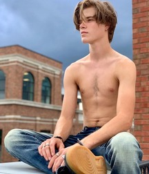 Sexy boys and guys 5f60fc4fcd5d6.jpg