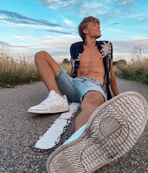 Pure beauty of summer boys 5f613700380ce.jpg