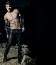 Guys loving leather 5f63f5d9979cb.jpg