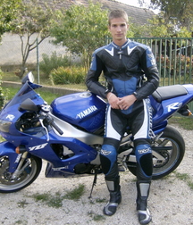 Guys loving leather 5f63f5e13f718.jpg