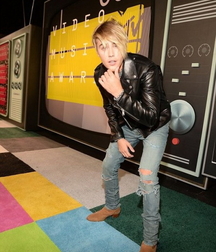 Guys loving leather 5f63f5eda79a4.jpg