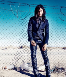 Guys loving leather 5f63f60277718.jpg