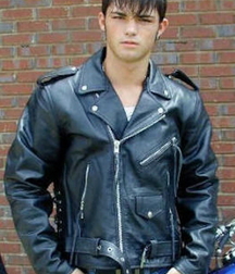 Guys loving leather 5f63f613bb9dc.jpg