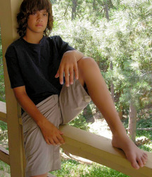 Cute twinks show us their nice feet 5f65088aaf6e6.jpg