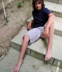 Cute twinks show us their nice feet 5f65089e1cf06.jpg