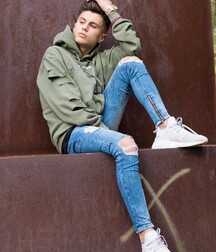 Twink and model mix 5f6566bc76f95.jpg