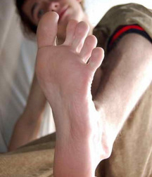 Boys surprisingly feet 5f65fcf93861b.jpg