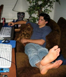 Boys surprisingly feet 5f65fd068f826.jpg