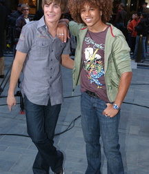 Actors and musicians 5f66a2f7ddd44.jpg