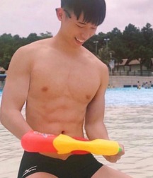 Cuties and hotties 15 5f68f40e8d14c.jpg
