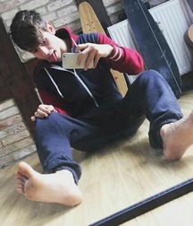Lovin boy feet 5f6cb0df3945e.jpg