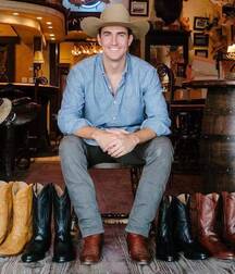 Booted hunks 5f6cdf803f84e.jpg