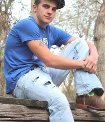 Booted hunks 5f6cdfaeb3c83.jpg