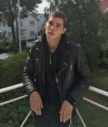 Leather bois so sexy 5f6d032252d29.jpg