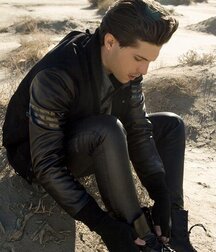 Leather bois so sexy 5f6d03387015b.jpg
