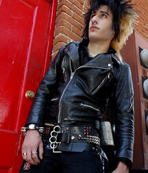 Leather bois so sexy 5f6d034c256d5.jpg
