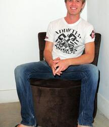 Jeans boys barefoot 5f6d076ae78d9.jpg