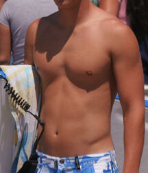 Boys in boardshorts 5f6e3ae42c070.jpg