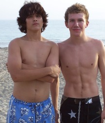 Boys in boardshorts 5f6e3aebd840e.jpg