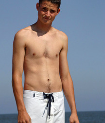 Boys in boardshorts 5f6e3af37d4b8.jpg