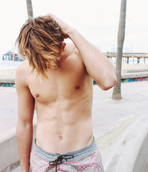 Boys in boardshorts 5f6e3b42ad2d2.jpg