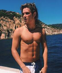 Boys in boardshorts 5f6e3b548ce5d.jpg