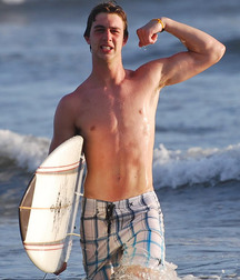 Boys in boardshorts 5f6e3b6c2a3ed.jpg
