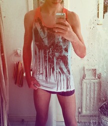 Tanktop hotties 5f6e79621c4ca.jpg