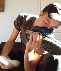 Fresh out off sneaks 5f6f6b3389cbd.jpg