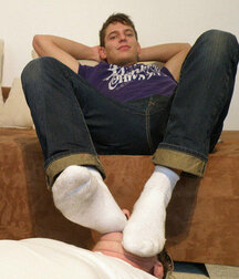 Fresh out off sneaks 5f6f6b4b097ab.jpg