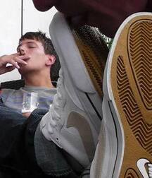 Fresh out off sneaks 5f6f6b59c7320.jpg