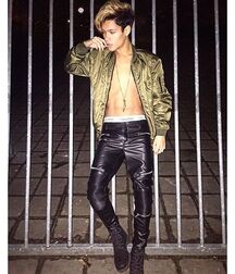 Smooth leatherwear 5f6fee700ac9a.jpg