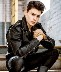 Smooth leatherwear 5f6fee983b2c2.jpg
