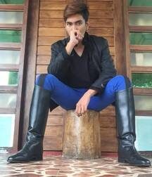 Loving men in boots 5f6ff0fd6595c.jpg