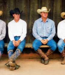 Loving men in boots 5f6ff0ff2c6bf.jpg